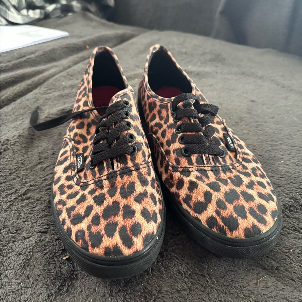 Leopard vans lo pro